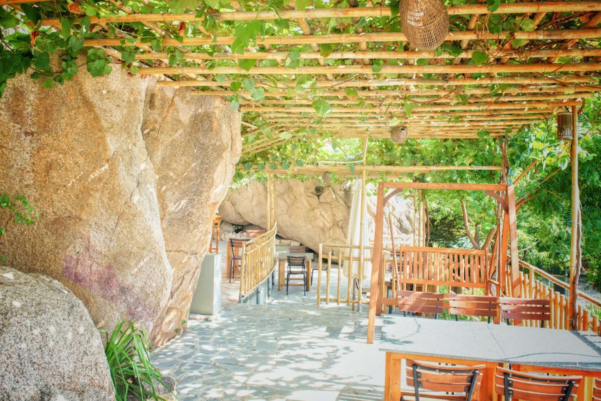 Không gian nhà hàng tại Escalade Experience 